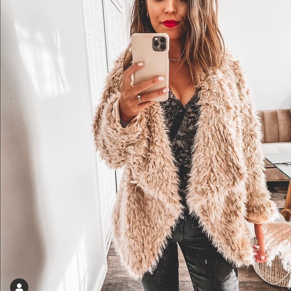 Jackets & Blazers - NWT Fuzzy jacket